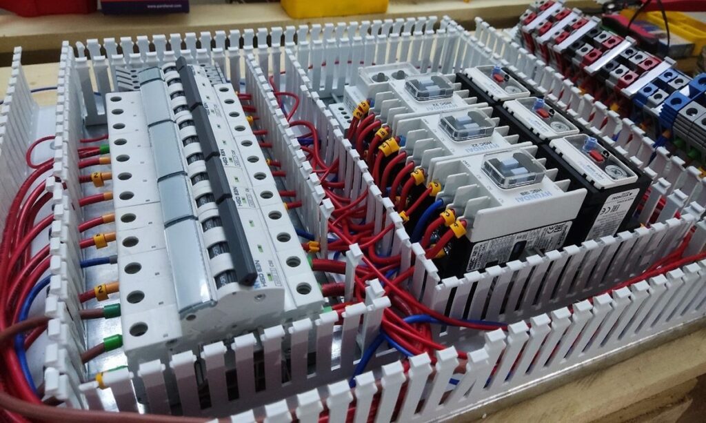 کابل و تابلو های برق